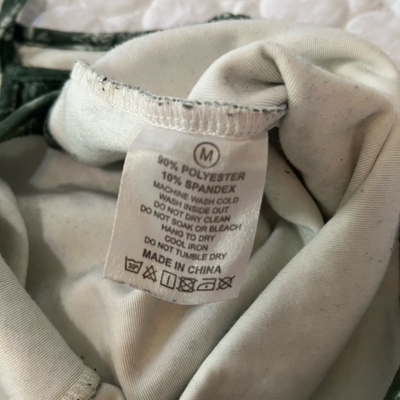 Brett Manning Tank Top - Picture 4 of 7